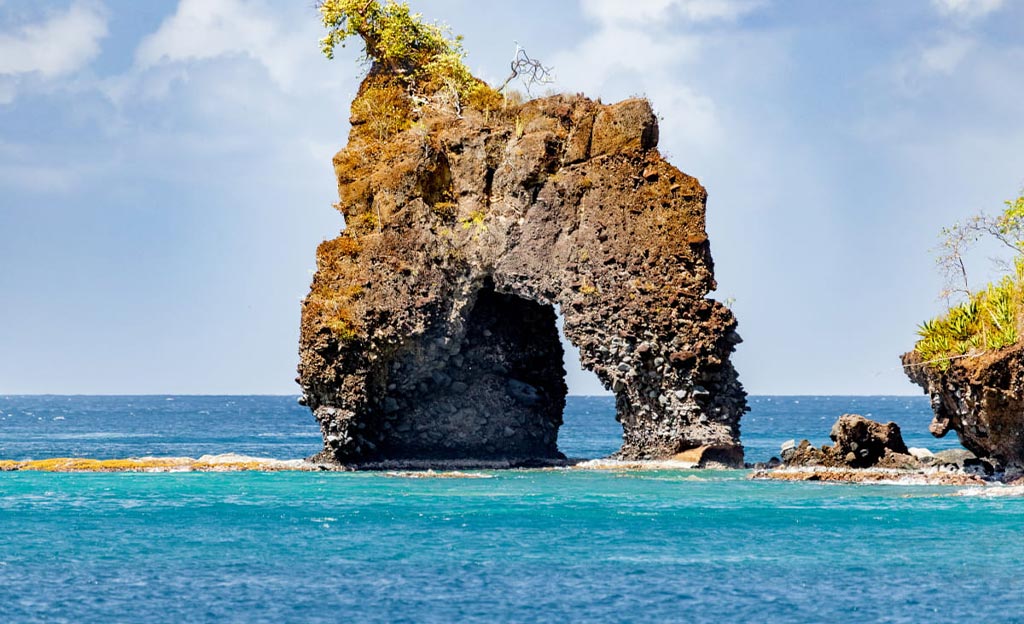 LocationsPiratiCaraibi-Granadine-catamarano